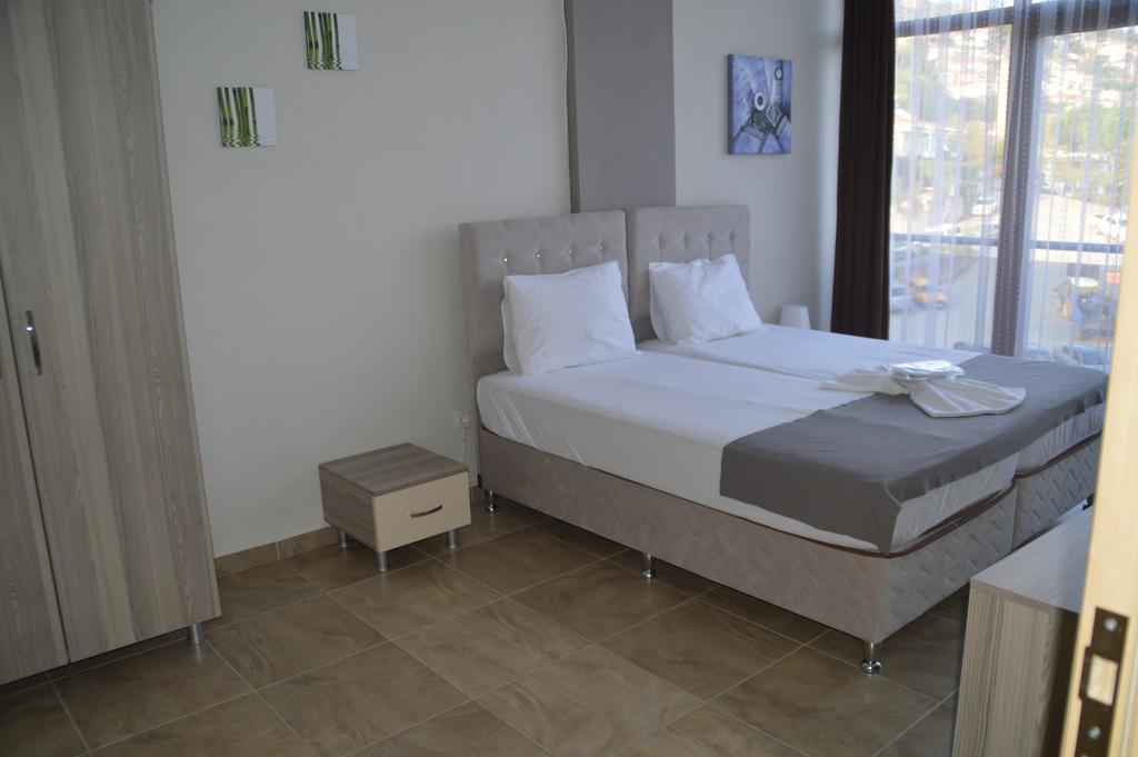 Hotel Hugo Altınoluk Rom bilde